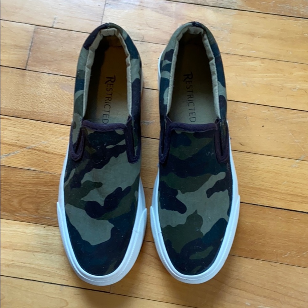 camo slip on sneakers